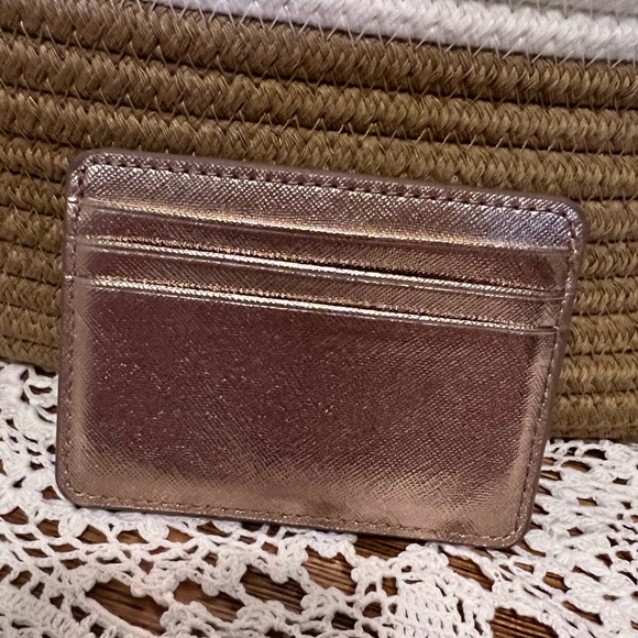 Guess Rose Gold Cardholder 💕 - Picture 4 of 4